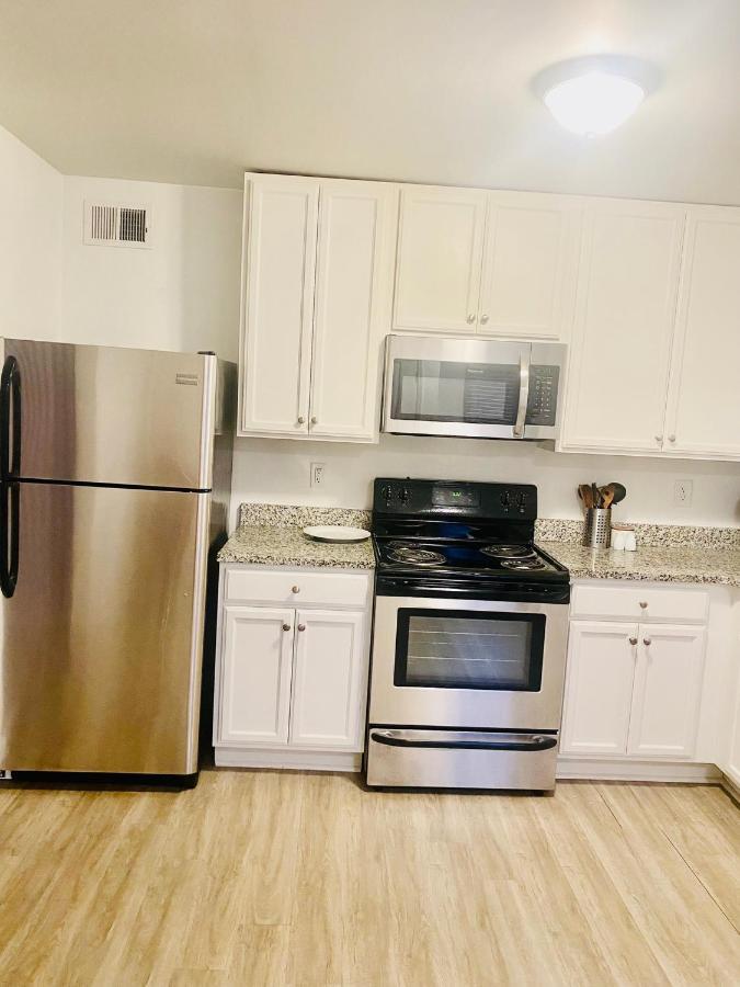 Apartment Cozy Condo, Minutes From Broadwy, Sleeps 5 *