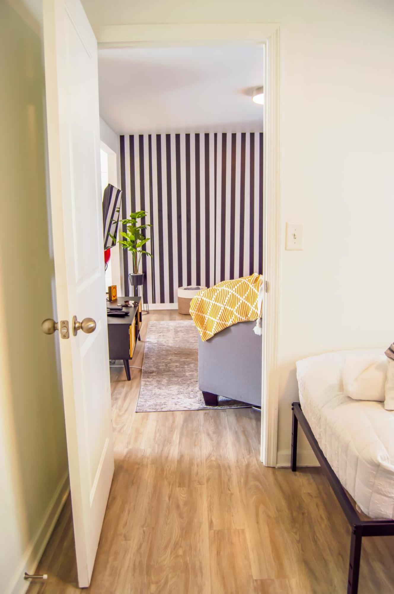 Cozy Condo, Minutes From Broadwy, Sleeps 5 * Nashville